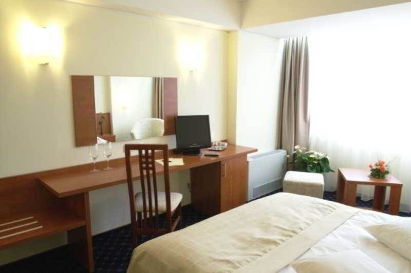 Marshal Hotel Bucarest Habitación foto